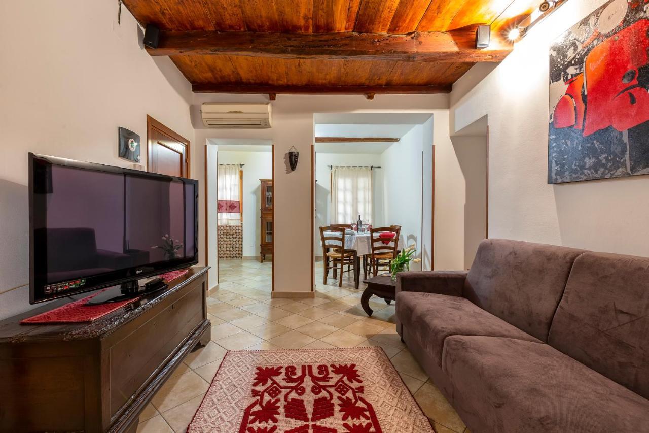 Nonno Efisio Apartment Old Town Алгеро Екстериор снимка