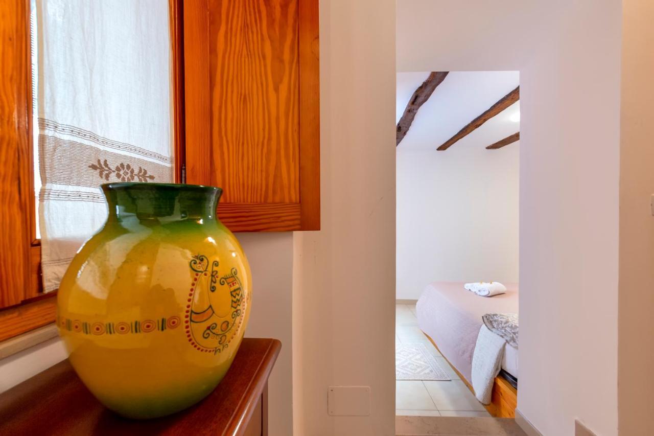 Nonno Efisio Apartment Old Town Алгеро Екстериор снимка